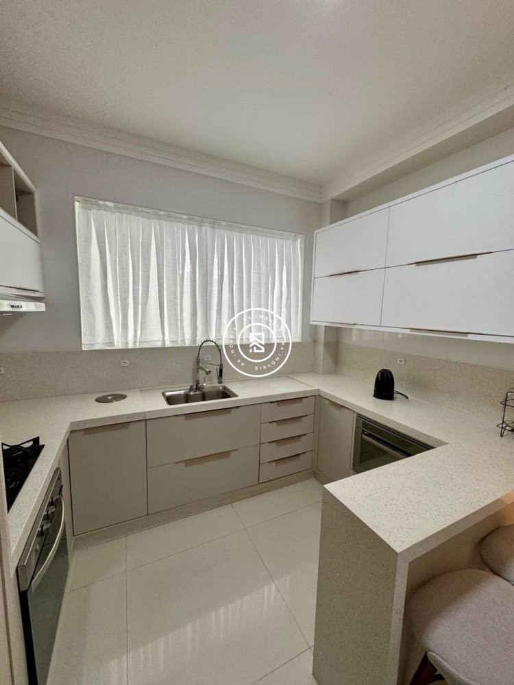Apartamento Finamente mobiliado, 04 suites Meia Pr