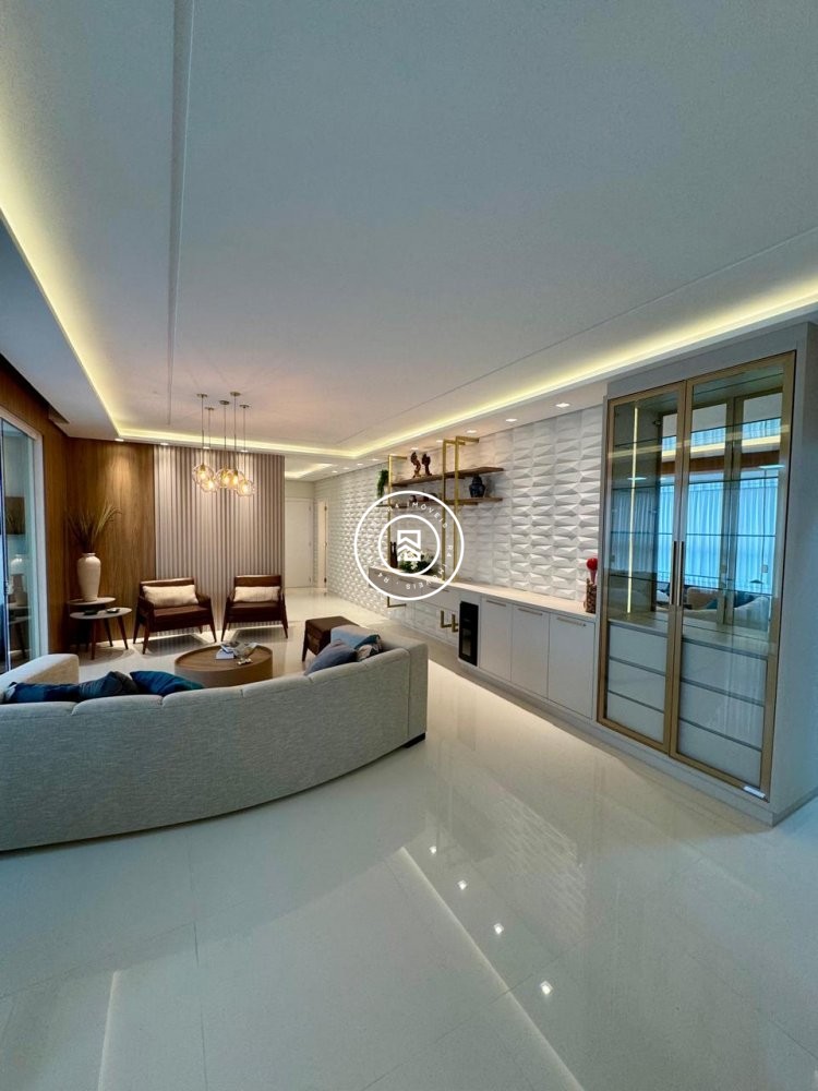 Apartamento Finamente mobiliado, 04 suites Meia Pr