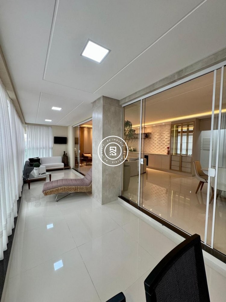 Apartamento Finamente mobiliado, 04 suites Meia Pr