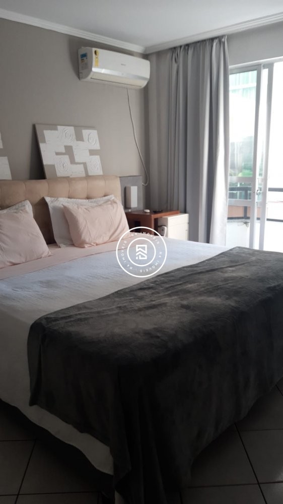 Apartamento Quadra Mar, 02 quartos, Meia Praia