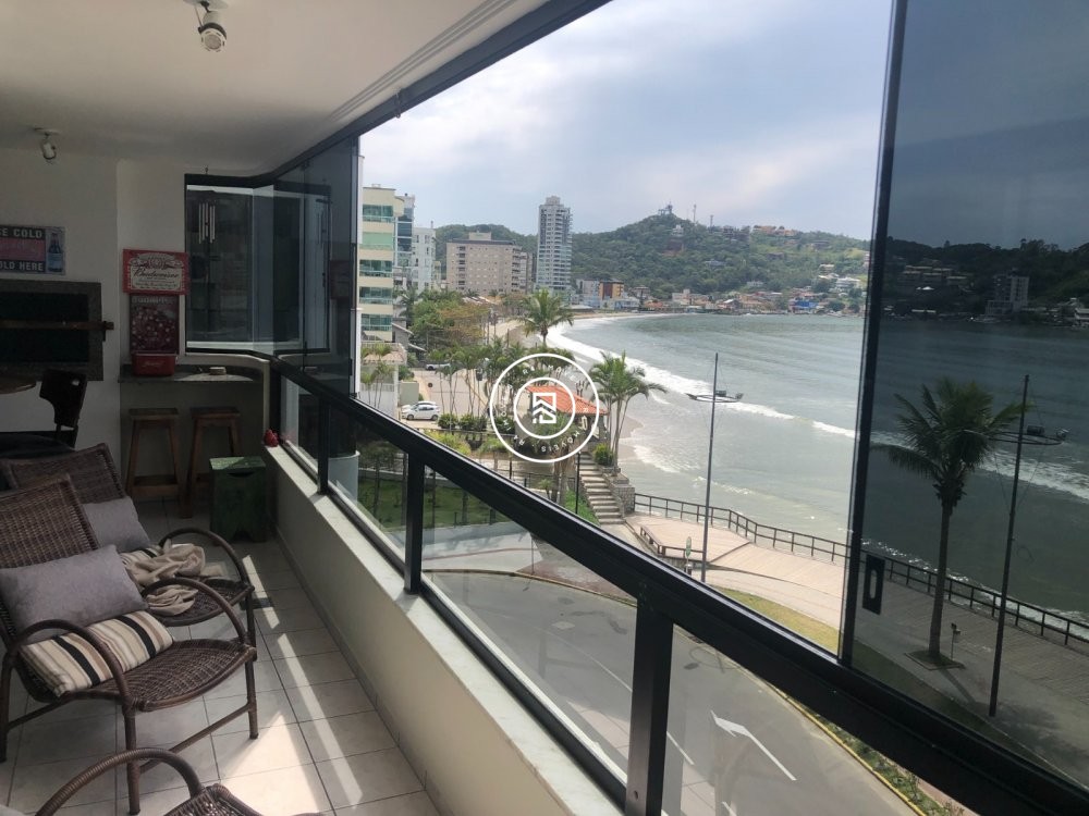 Apartamento Frente mar, 03 quartos, Centro 