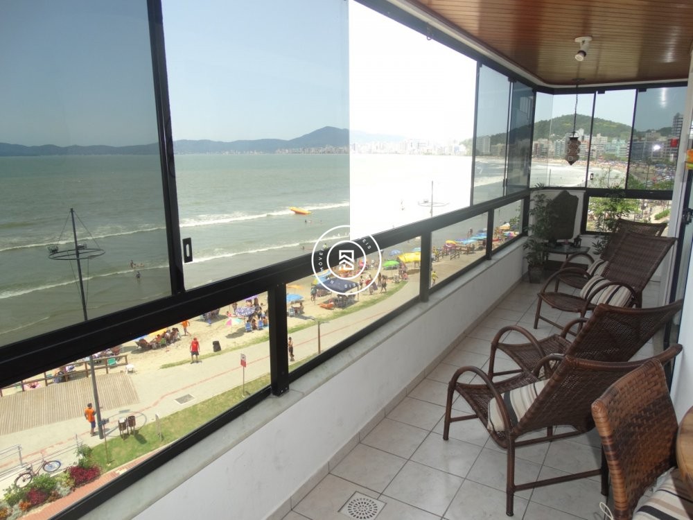 Apartamento Frente mar, 03 quartos, Centro 