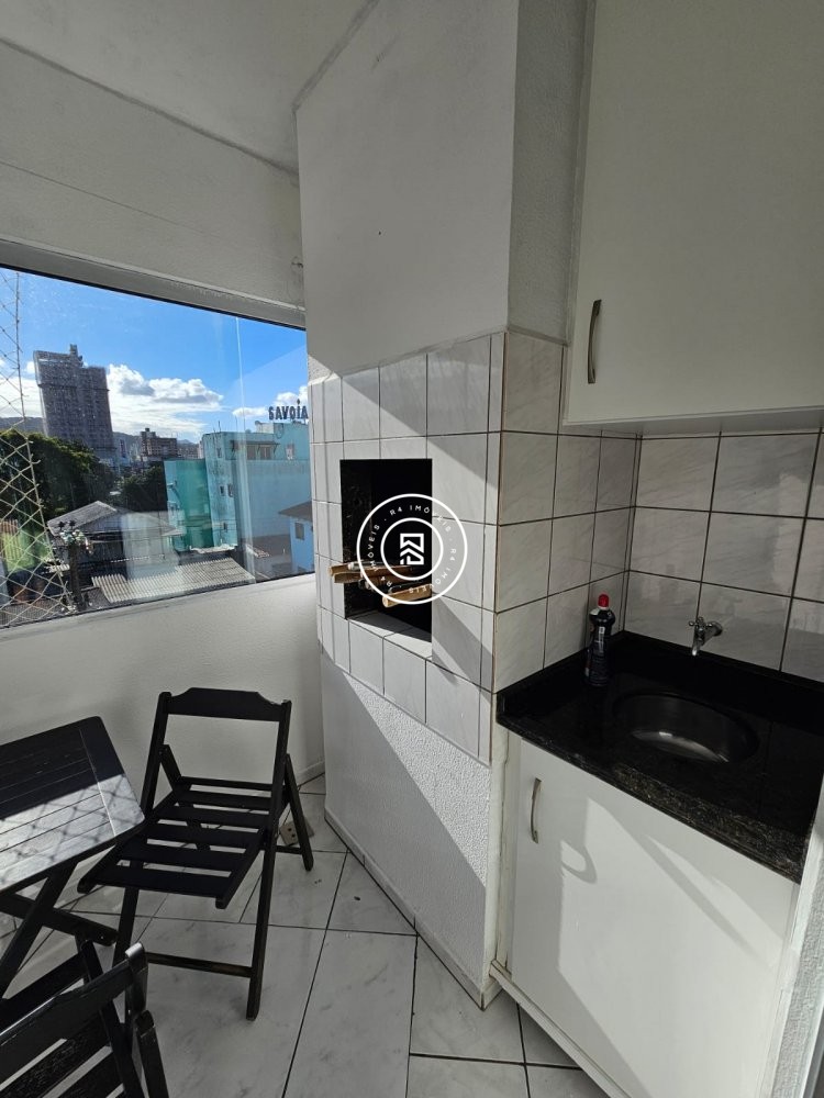 Apartamento Semi Mobiliado 02 quartos, Meia Praia