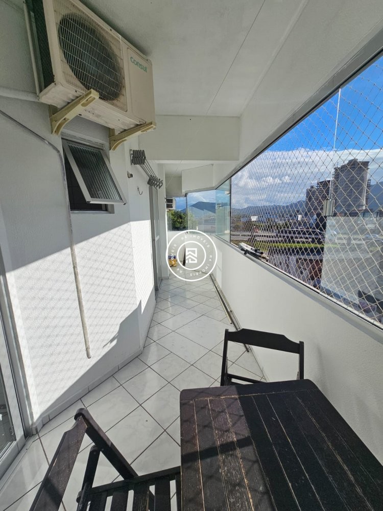 Apartamento Semi Mobiliado 02 quartos, Meia Praia