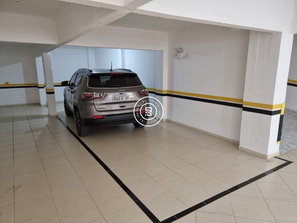 Apartamento 200m do mar, 03 suites, em Meia Praia