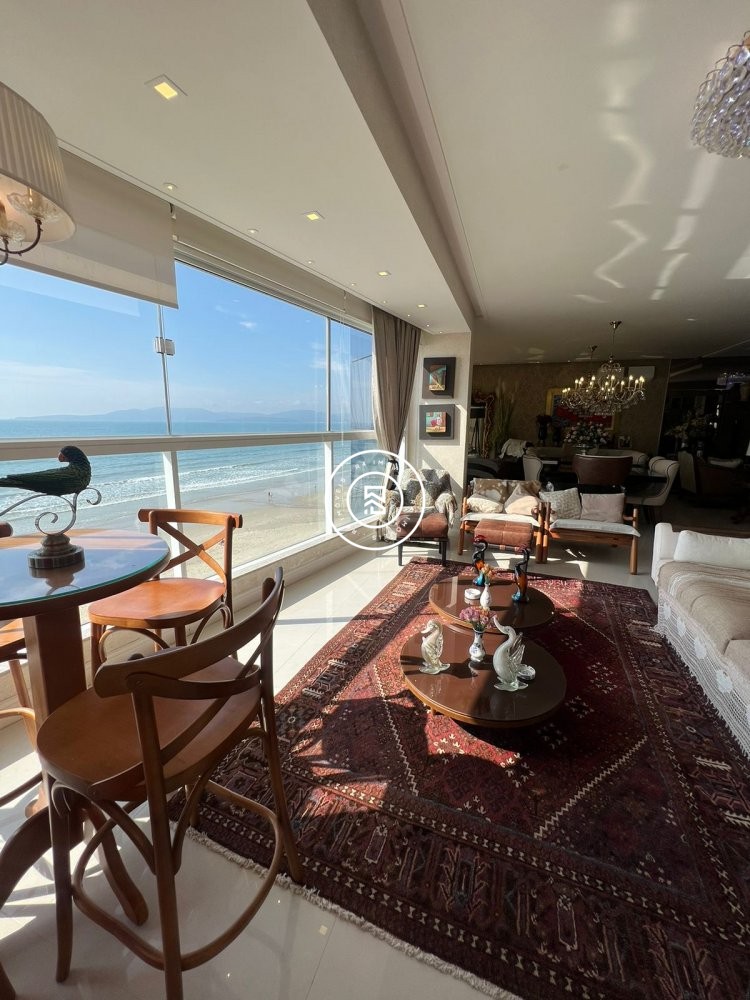 Apartamento Frente Mar, 05 Suites, 03 vagas, Meia 