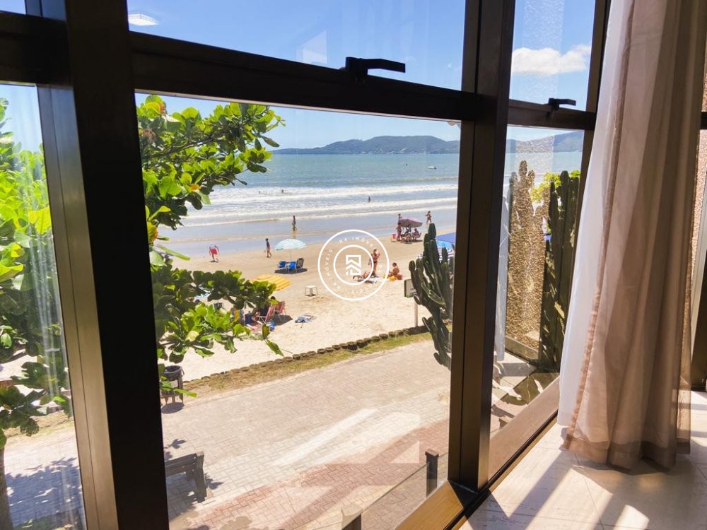 Apartamento Frente Mar 04 quartos, Meia Praia