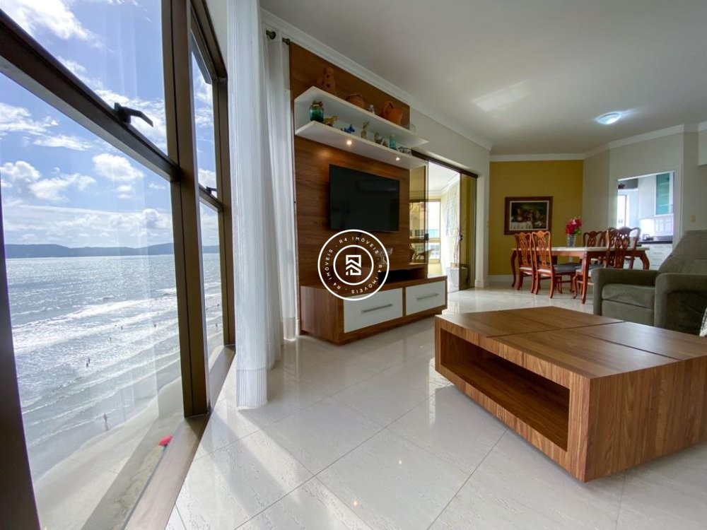 Apartamento Frente Mar 04 quartos, 03 Vagas, Meia 