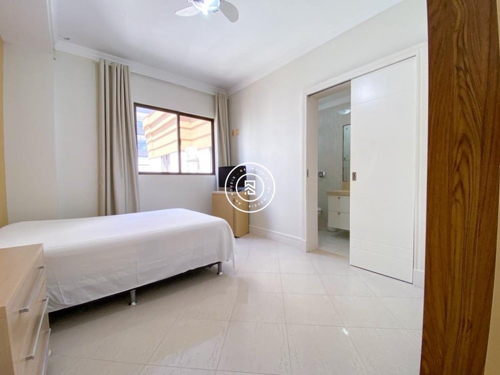 Apartamento Frente Mar 04 quartos, 03 Vagas, Meia 