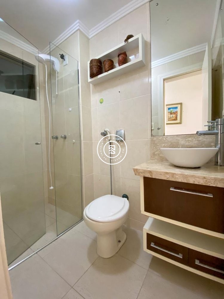 Apartamento Frente Mar 04 quartos, 03 Vagas, Meia 