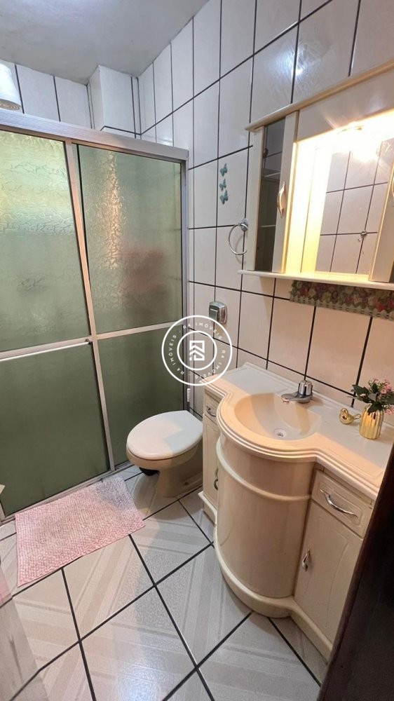 Apartamento Quadra Mar, 02 dormitrios, Meia Praia