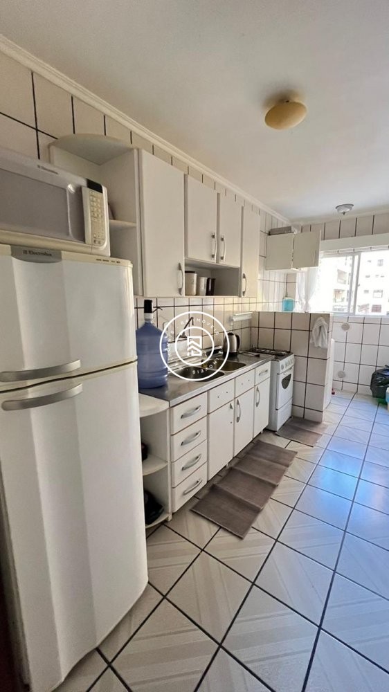 Apartamento Quadra Mar, 02 dormitrios, Meia Praia