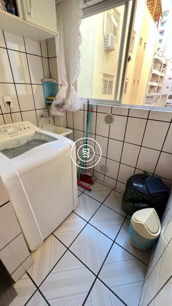 Apartamento Quadra Mar, 02 dormitrios, Meia Praia