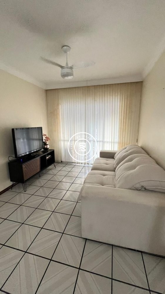 Apartamento Quadra Mar, 02 dormitrios, Meia Praia