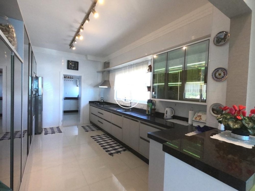 Apartamento Frente Avenida com 04 suites, 02 vagas