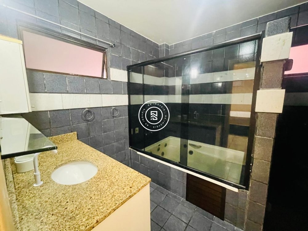 Apartamento quadra mar, 04 quartos, 02 vagas