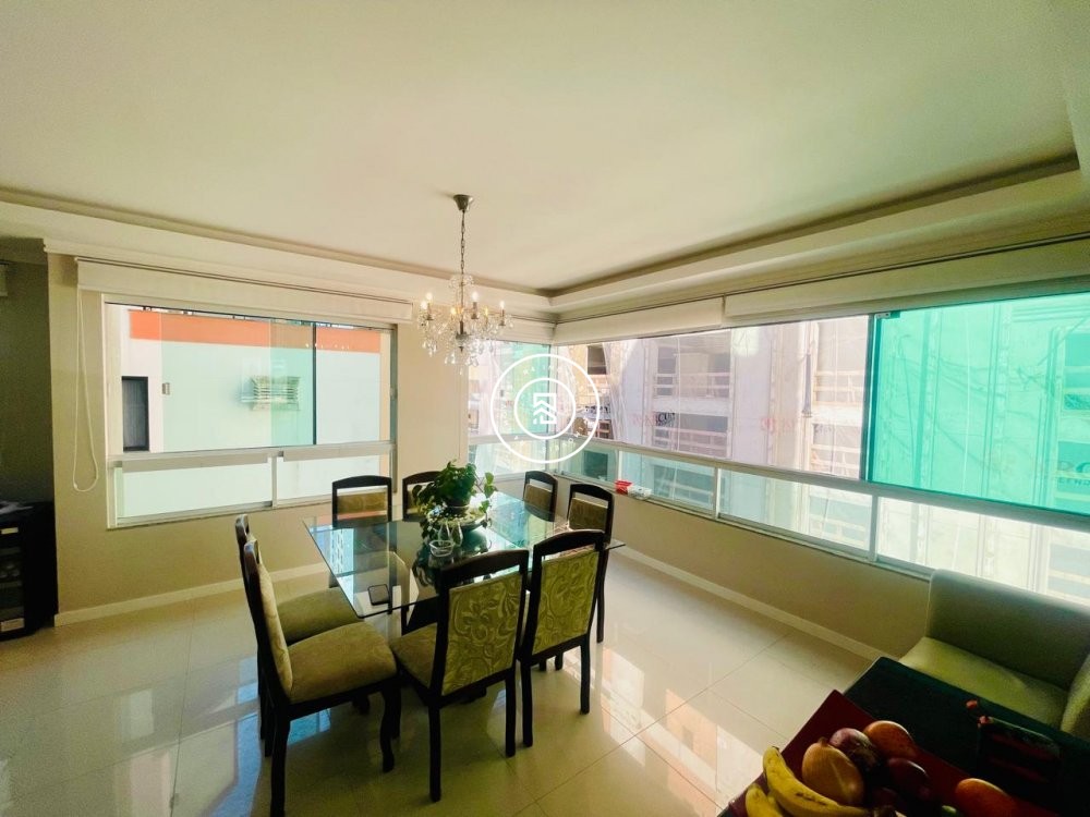 Apartamento quadra mar, 02 suites, 02 vagas, Meia 