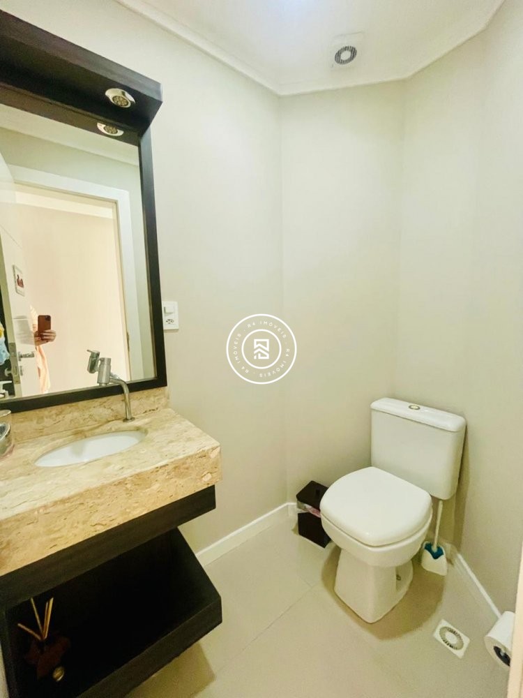 Apartamento quadra mar, 02 suites, 02 vagas, Meia 