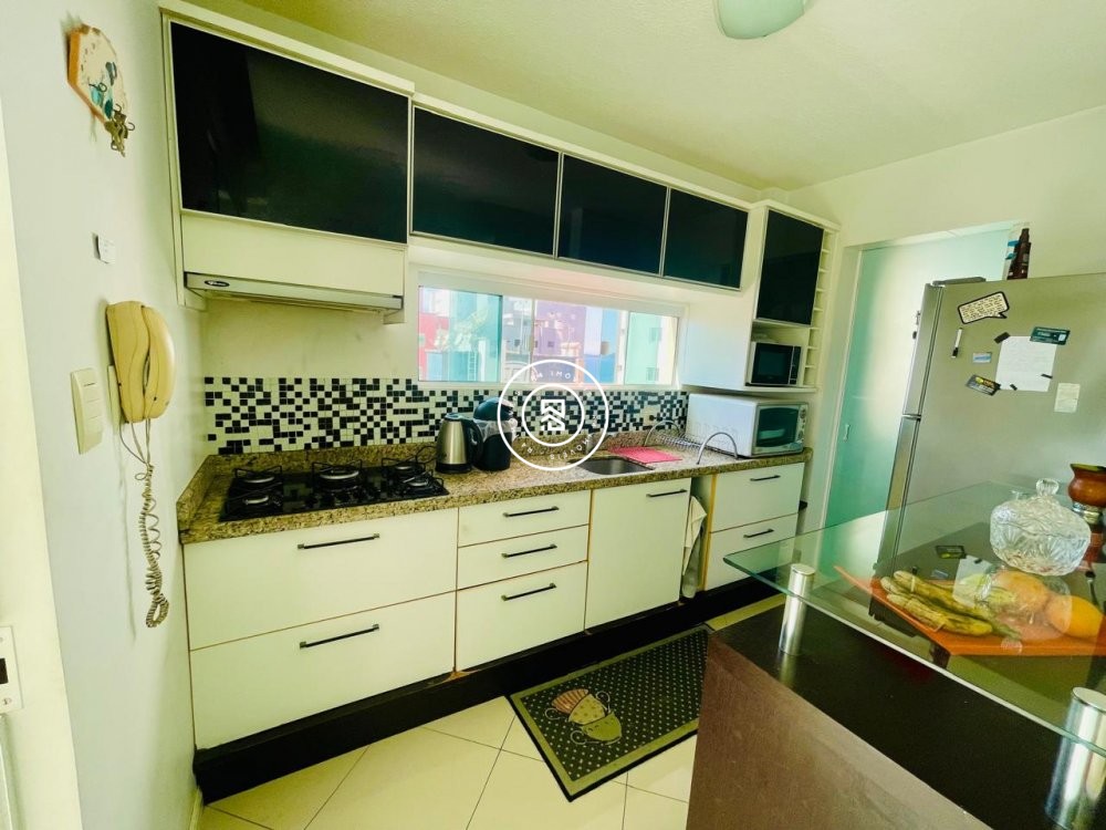 Apartamento a 100 metros do mar, 03 suites, 02 vag