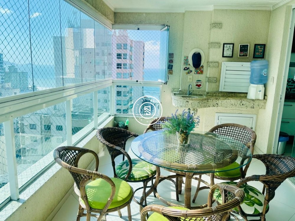 Apartamento a 100 metros do mar, 03 suites, 02 vag