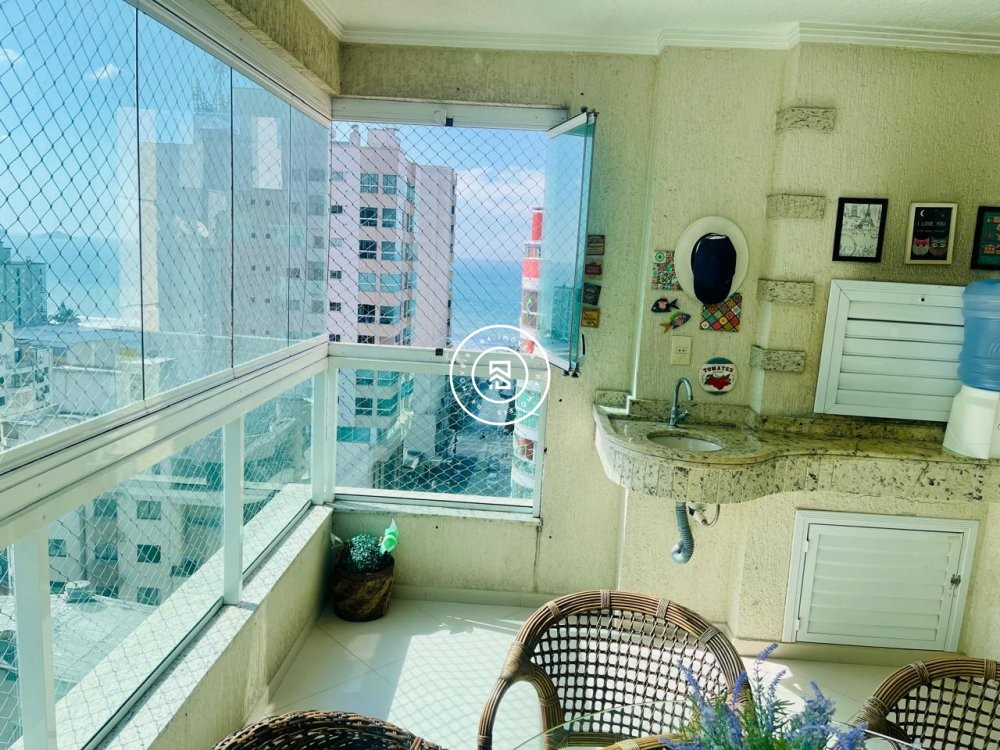 Apartamento a 100 metros do mar, 03 suites, 02 vag