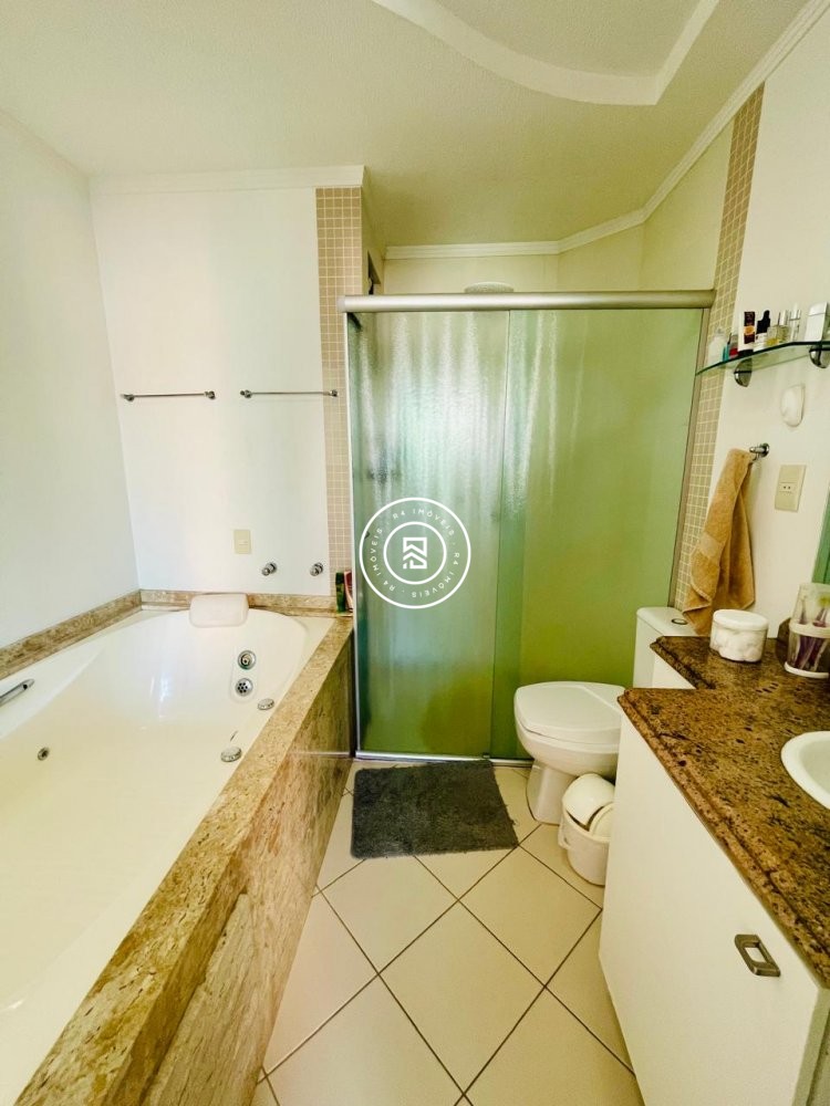 Apartamento a 100 metros do mar, 03 suites, 02 vag