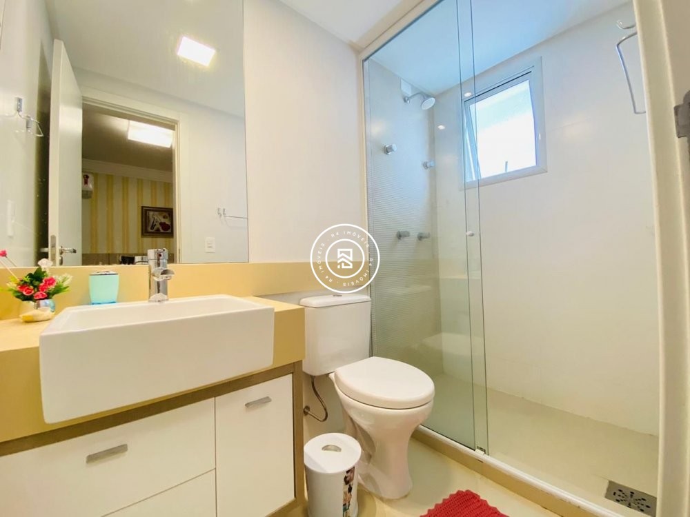 Apartamento rua em frente ao Russi Russi, 04 suite