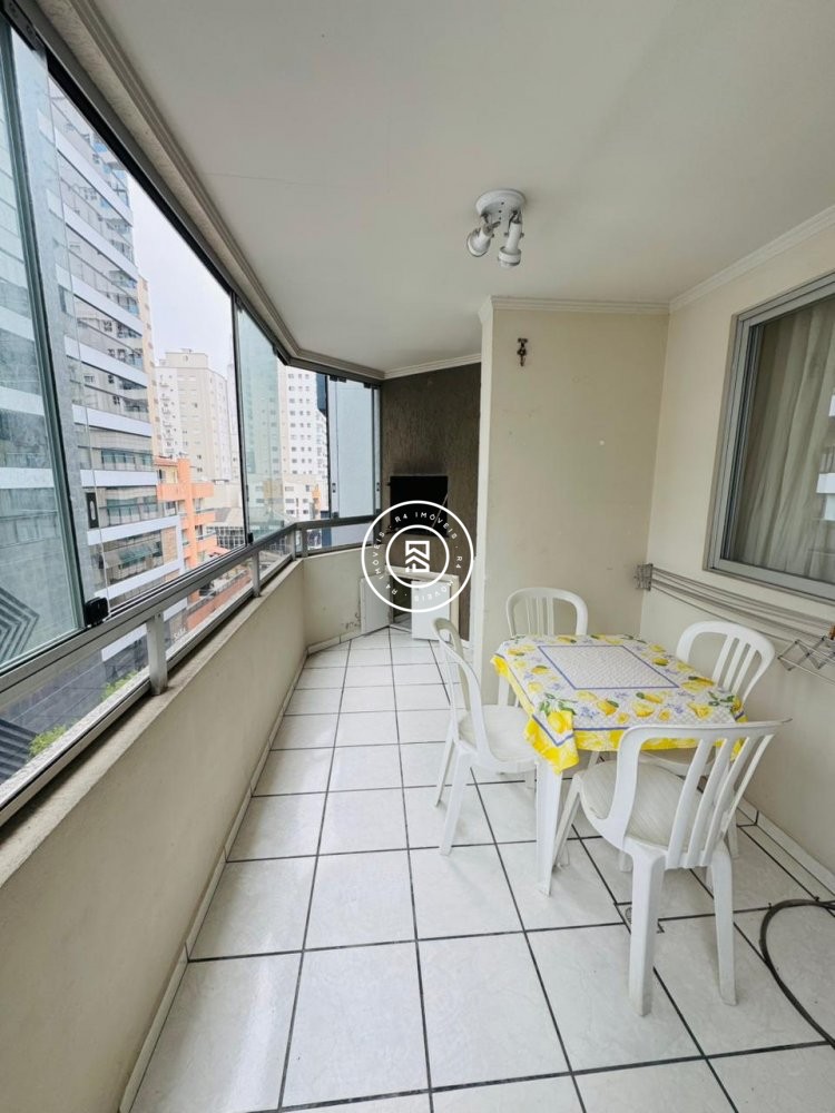 Apartamento 02 quartos em Meia praia, 01 vaga