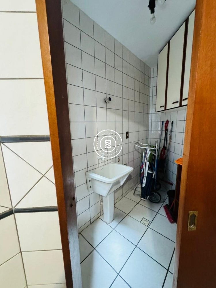 Apartamento 02 quartos em Meia praia, 01 vaga
