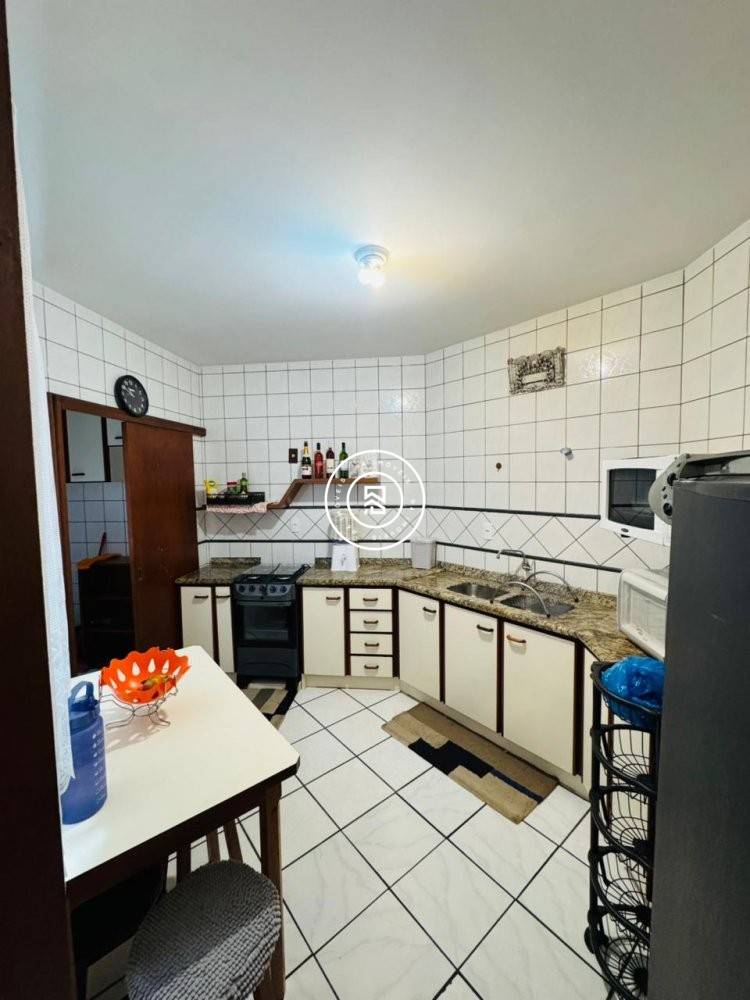 Apartamento 02 quartos em Meia praia, 01 vaga