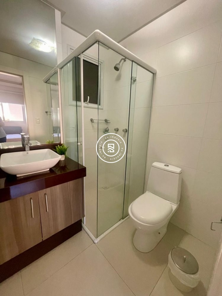 Apartamento 03 Suites, 02 vagas, Meia Praia