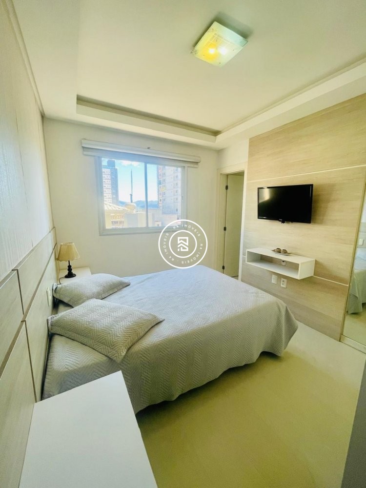 Apartamento 03 Suites, 02 vagas, Meia Praia