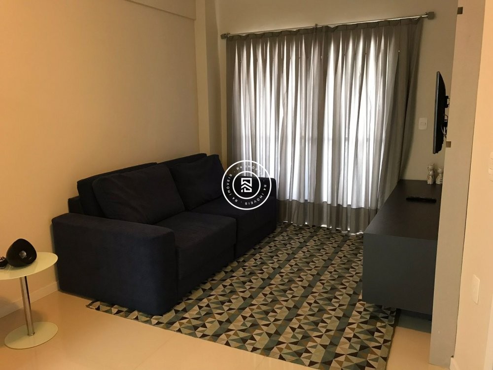 Apartamento em Meia Praia, 02 quartos, 01 vaga