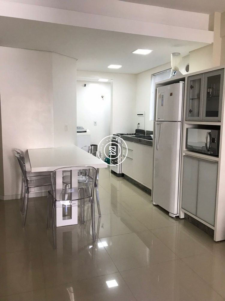 Apartamento em Meia Praia, 02 quartos, 01 vaga