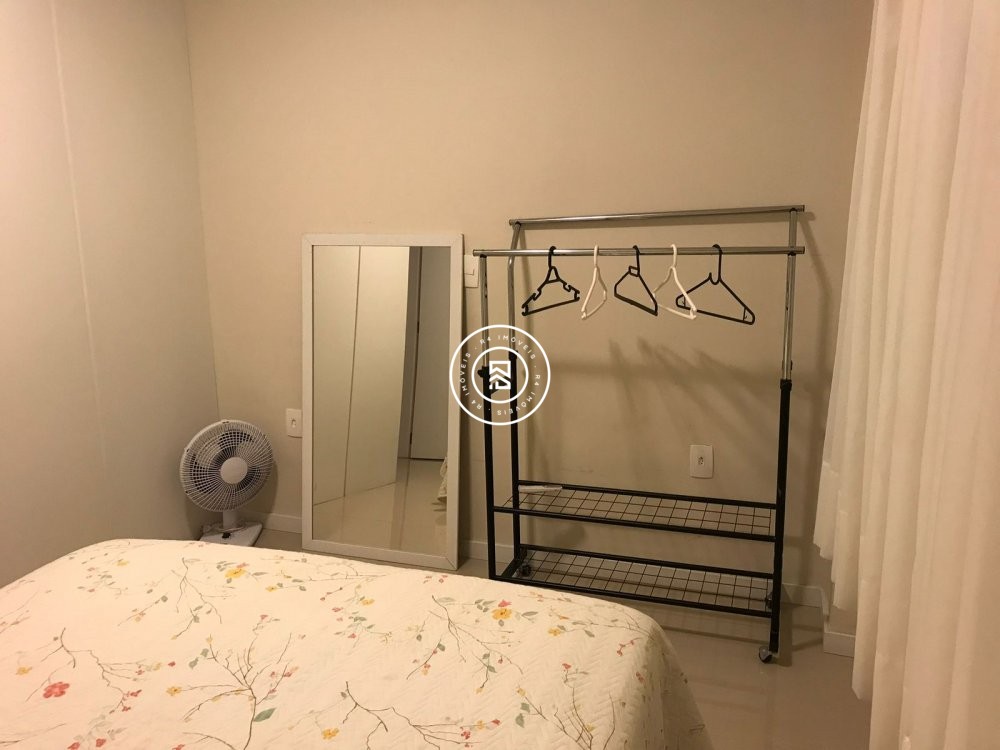 Apartamento em Meia Praia, 02 quartos, 01 vaga