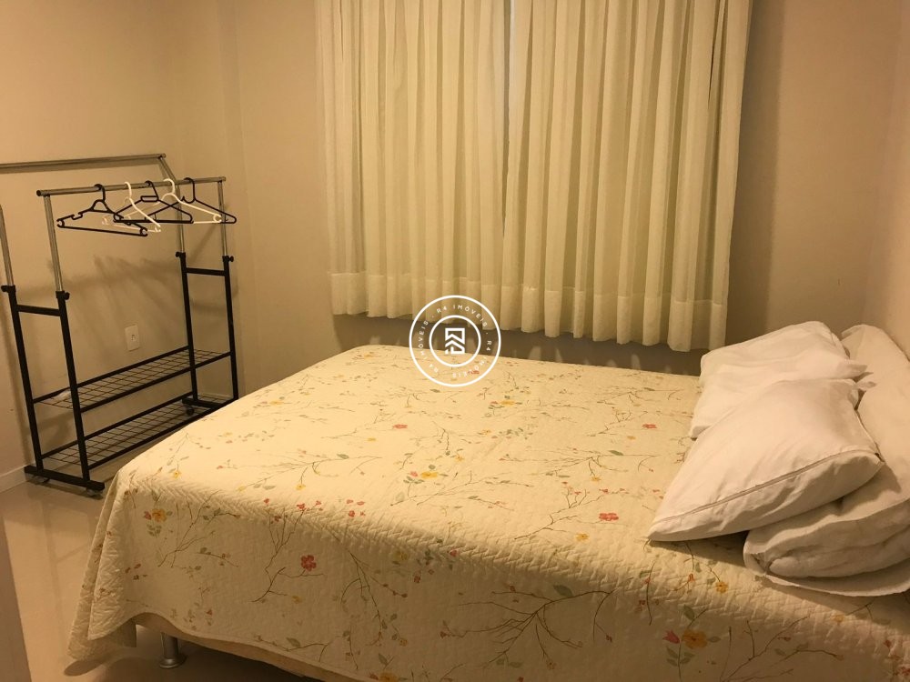 Apartamento em Meia Praia, 02 quartos, 01 vaga