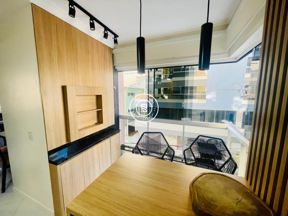 Apartamento Rua em Frente Shopping Russi Russi, 03