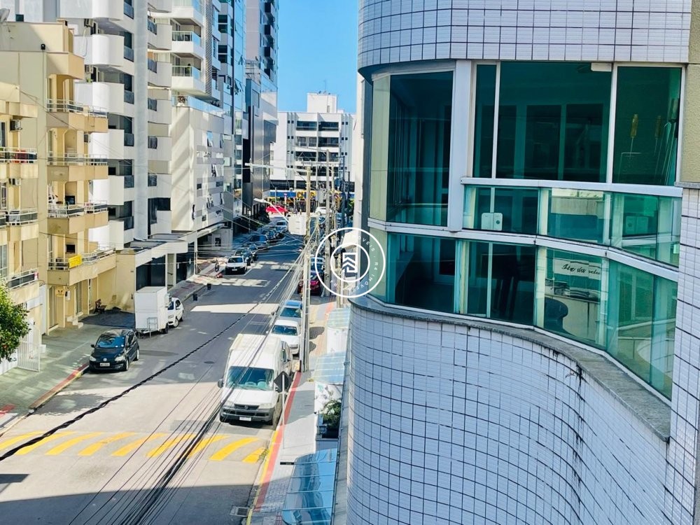 Apartamento Rua em Frente Shopping Russi Russi, 03