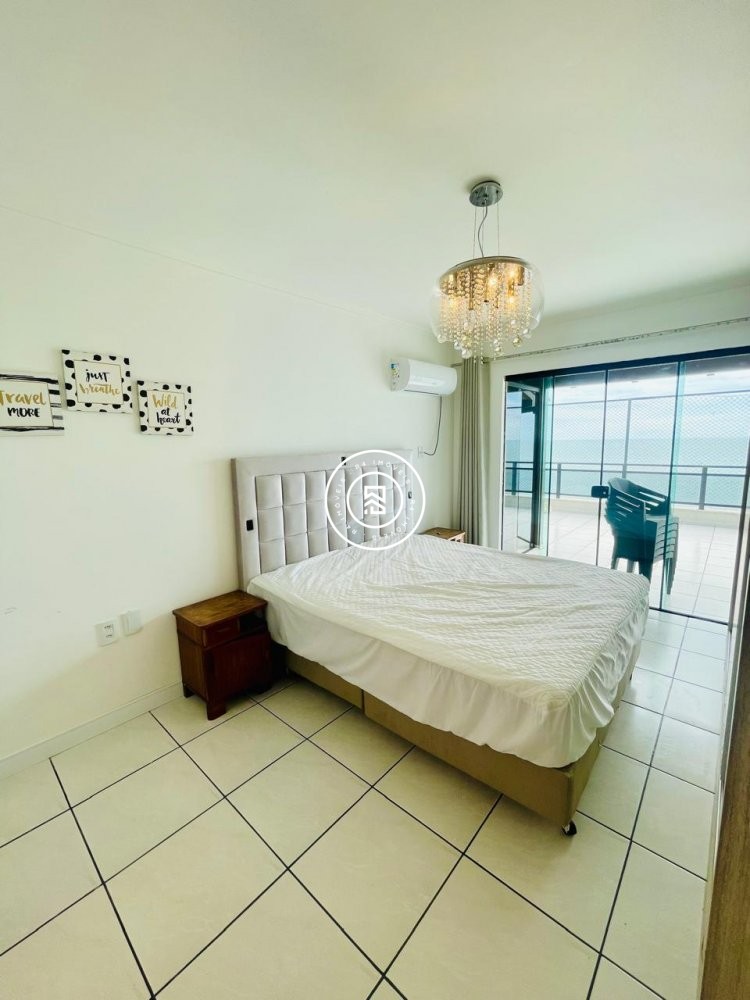 Cobertura Frente mar, 04 dormitorios, 02 vagas