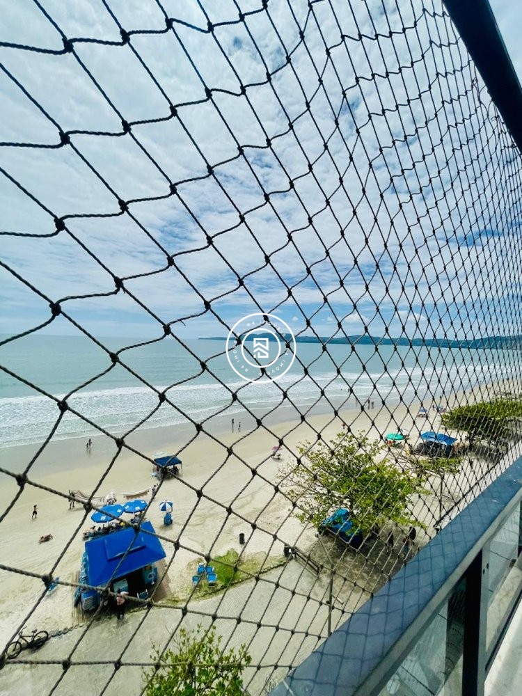 Cobertura Frente mar, 04 dormitorios, 02 vagas