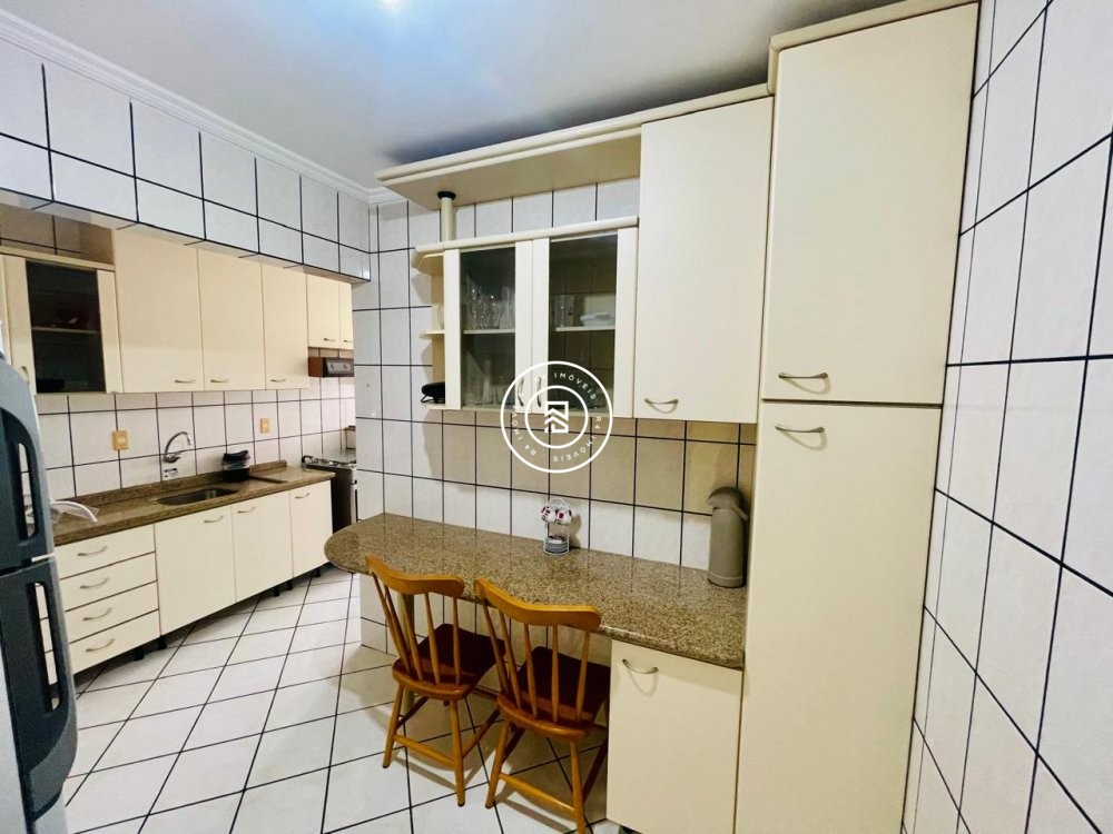 Apartamento Lateral Mar 03 quartos em Meia Praia