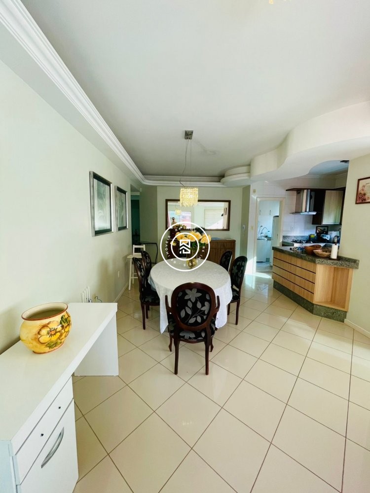 Apartamento a 150 metros do Mar, 04 dormitorios, 0