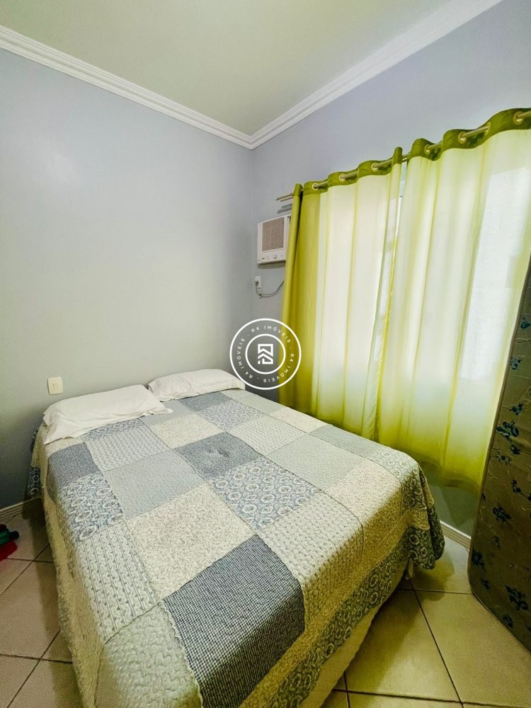 Apartamento a 150 metros do Mar, 04 dormitorios, 0