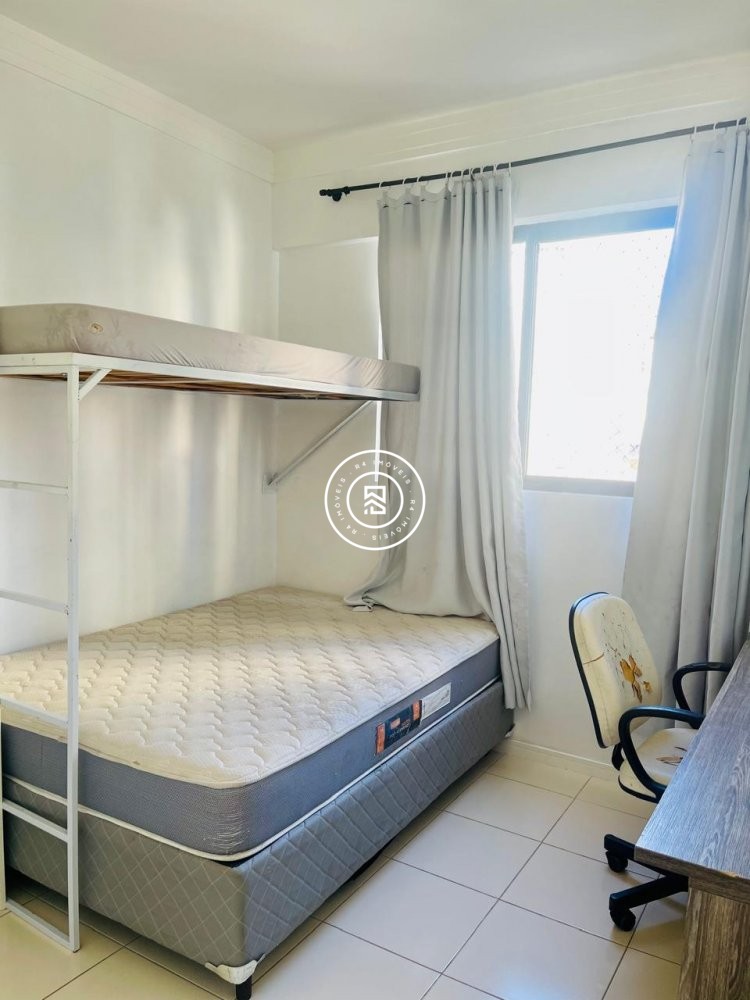 Apartamento quadra mar, 02 dormitorios, 01 vaga