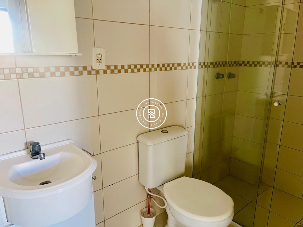 Apartamento quadra mar, 02 dormitorios, 01 vaga