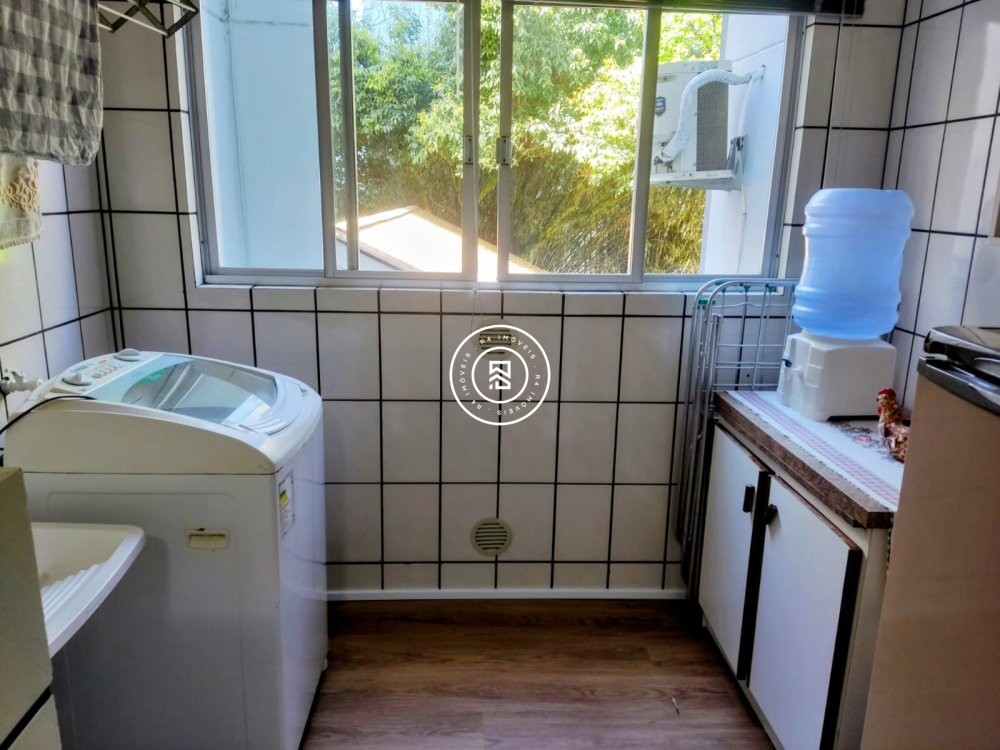 Apartamento quadra mar, 03 dormit�rios, 01 vaga, M