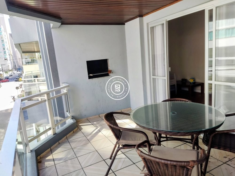 Apartamento quadra mar, 03 dormit�rios, 01 vaga, M