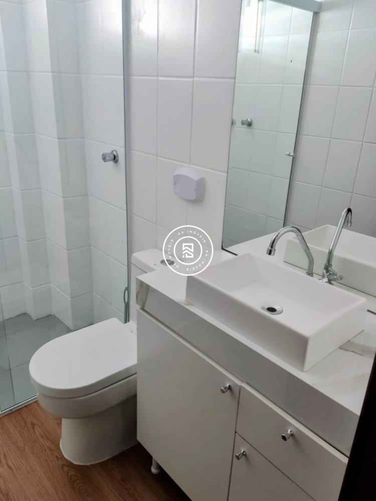 Apartamento quadra mar, 03 dormit�rios, 01 vaga, M