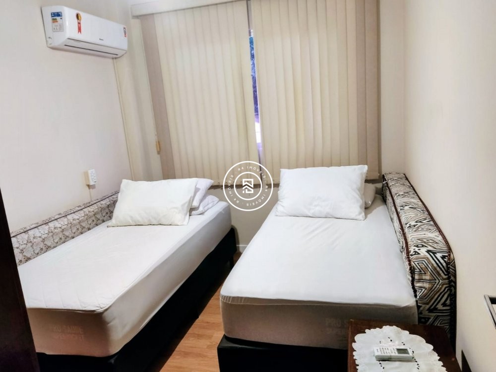 Apartamento quadra mar, 03 dormit�rios, 01 vaga, M