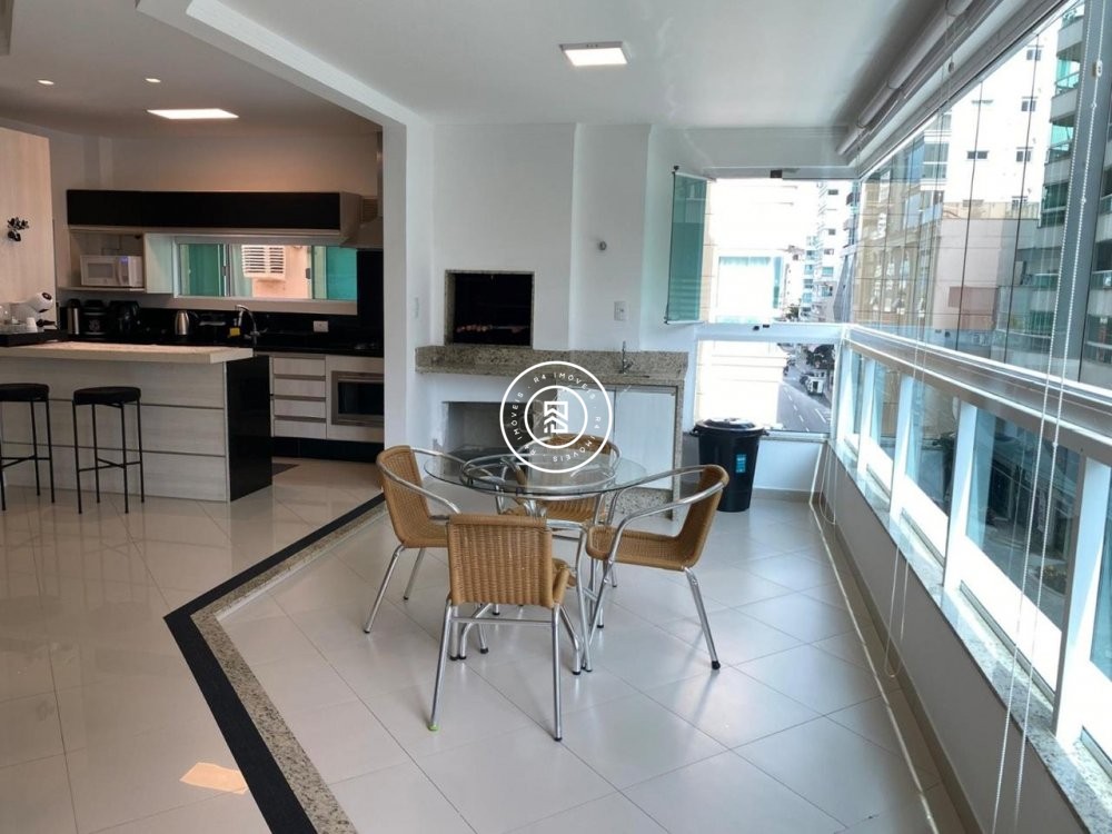 Apartamento a 100 metros do mar, 03 suites, 02 vag